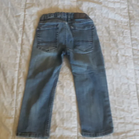 5 pair of 3T Jeans - Picture 10 of 13